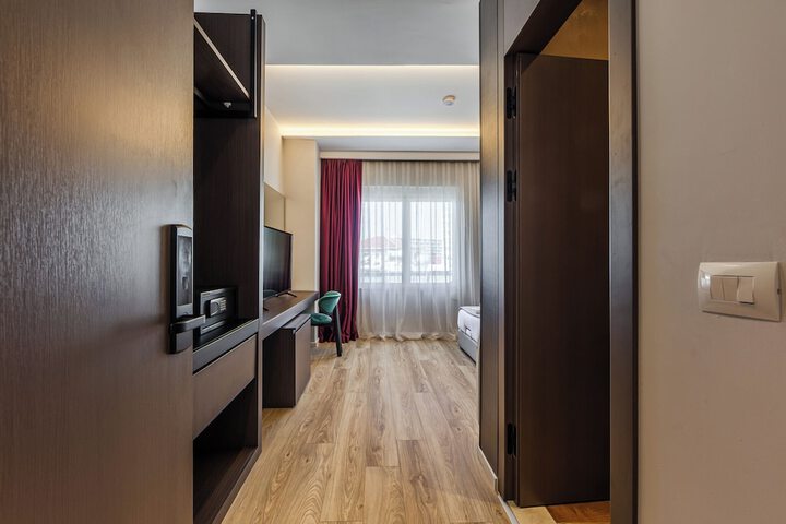 Room 55 of 171