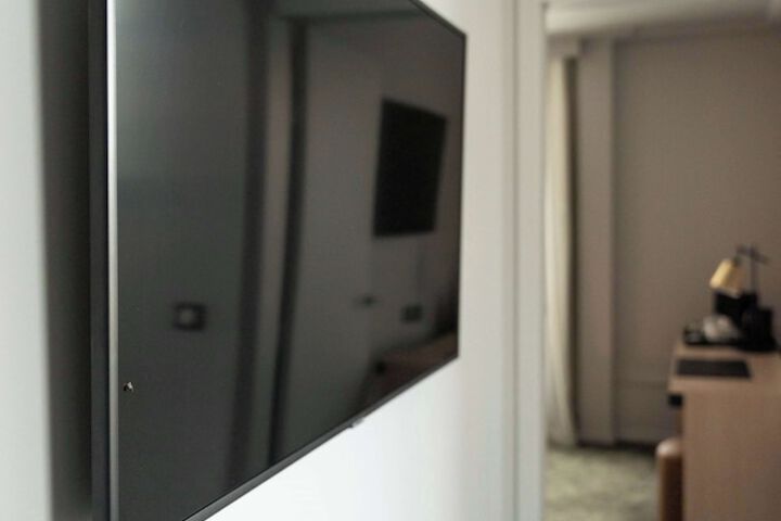 Room 52 of 100