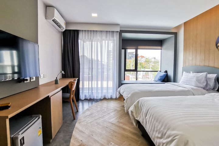 Room 5 of 35