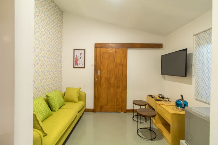 Room 11 of 25