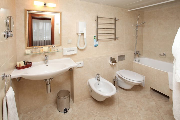 Room 45 of 96