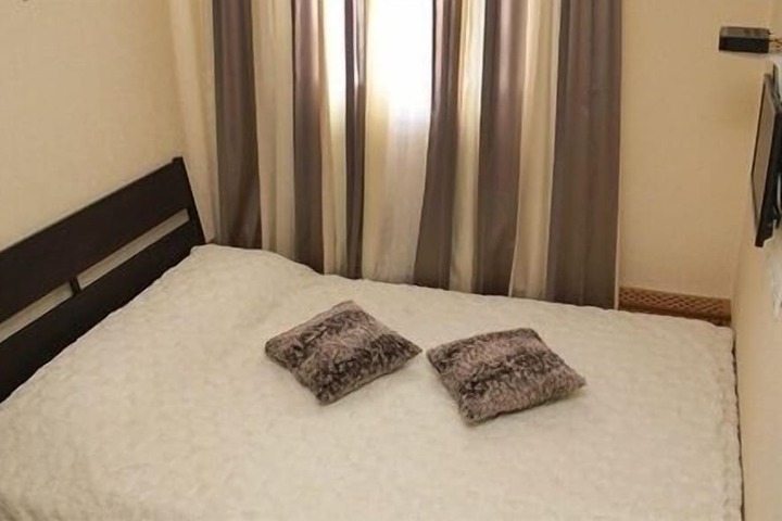 Room 12 of 37