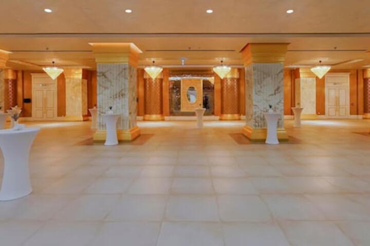 Business Center 152 of 171