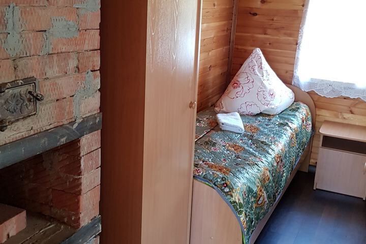 Room 2 of 25