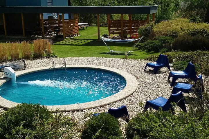 Pool 14 of 22