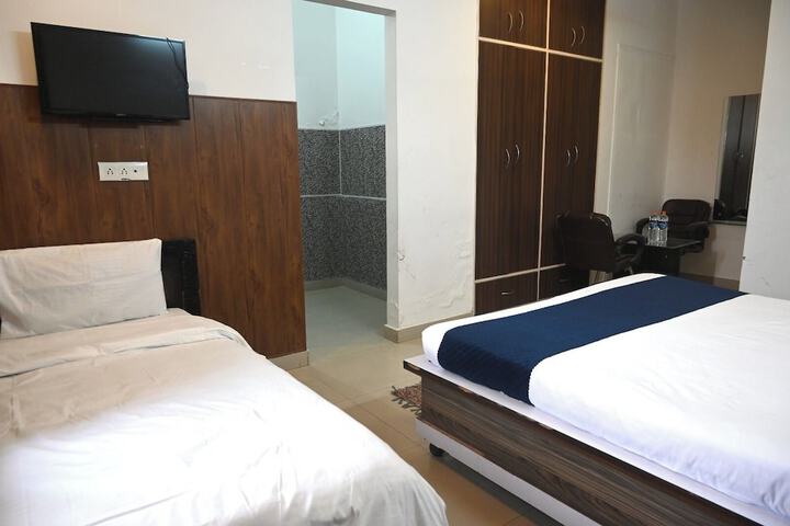 Room 12 of 26