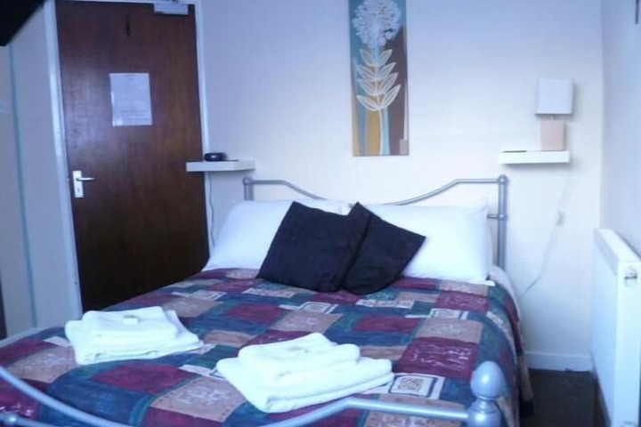 Room 6 of 22