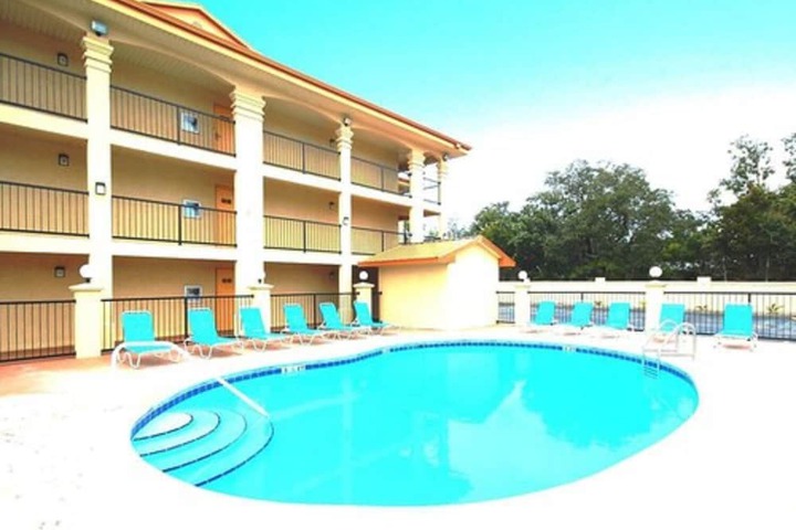 Pools & Facilities