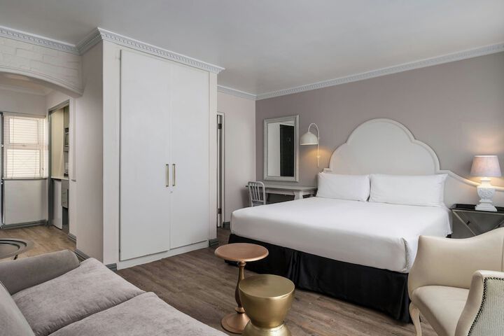 Room 21 of 62