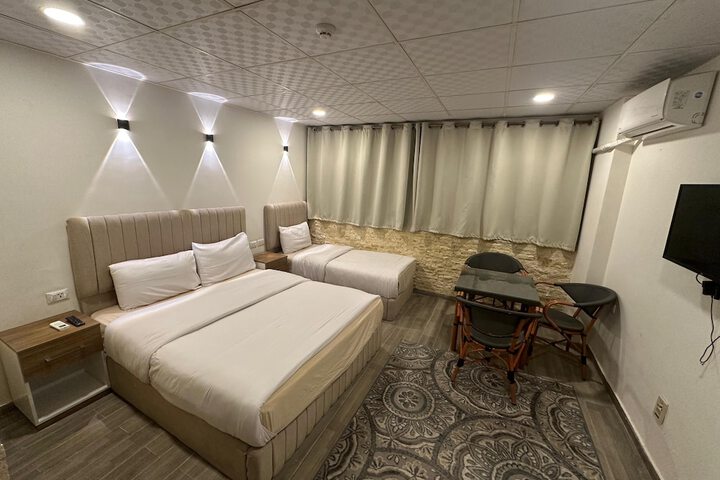 Room 16 of 46