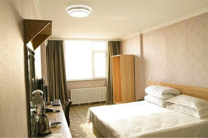 Room 15 of 18