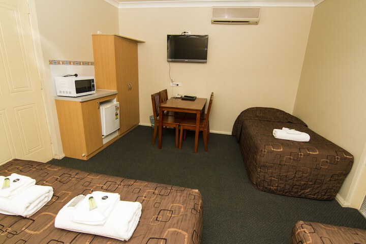 Room 9 of 35