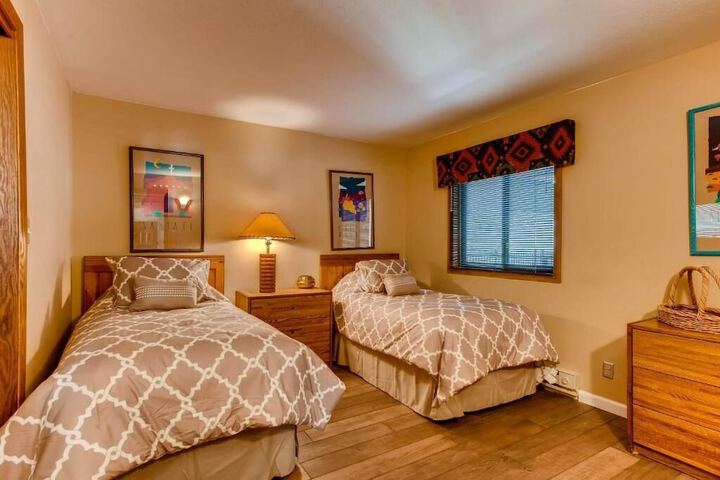 Room 12 of 229
