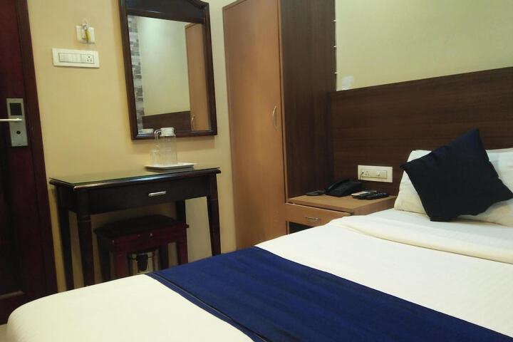 Room 15 of 32