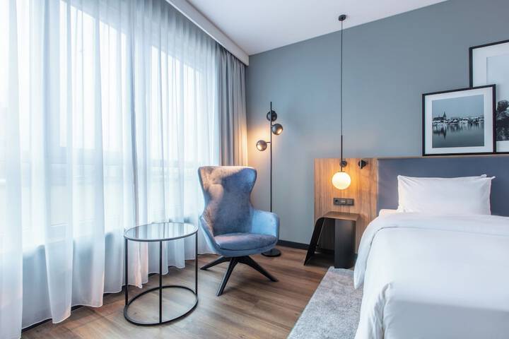 Room 16 of 71