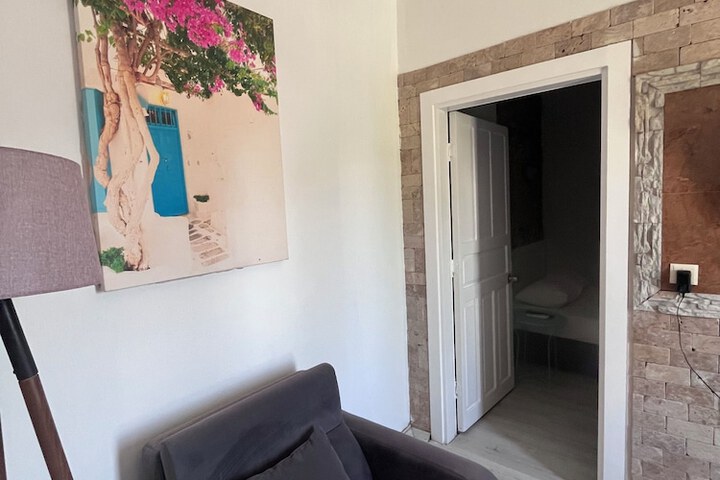 Room 16 of 22