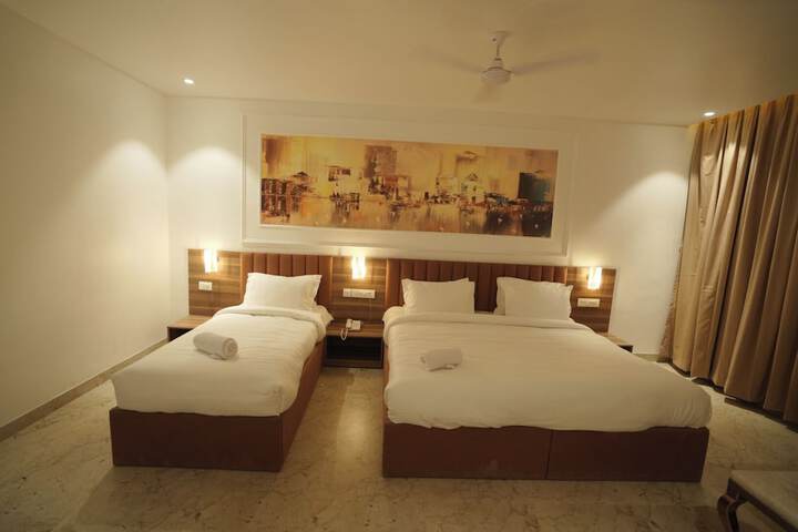 Room 35 of 102