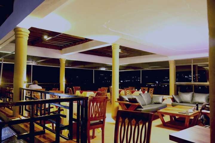 Dining 14 of 20