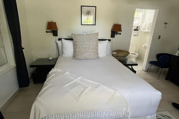 Runaway Hill Inn