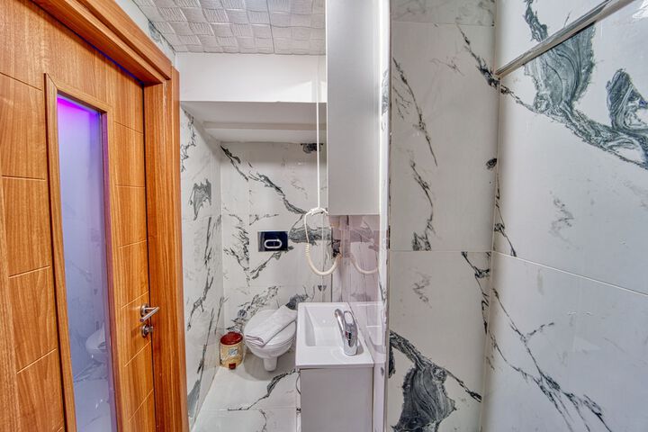 Room 25 of 118
