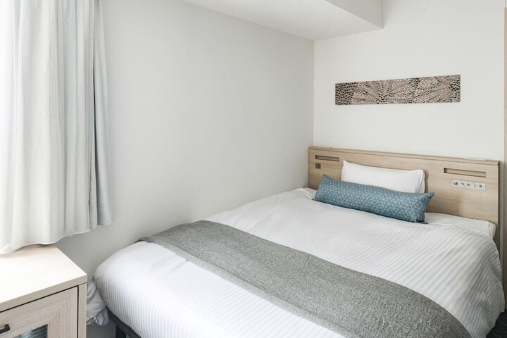 Room 10 of 90
