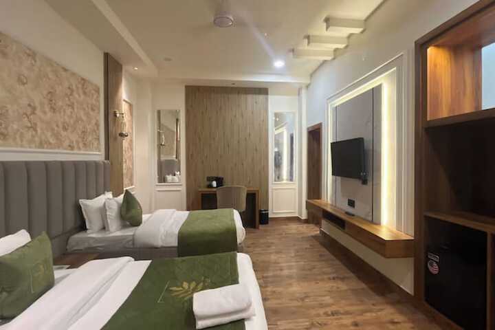 Room 12 of 31