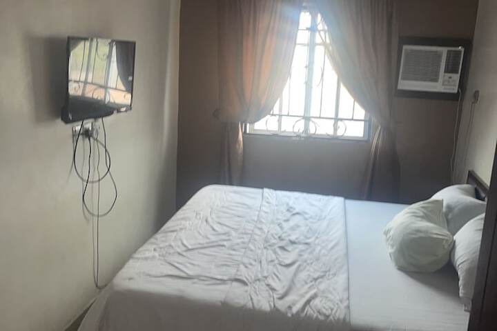 Room 2 of 7