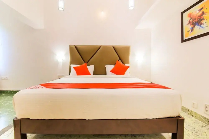 Room 2 of 17