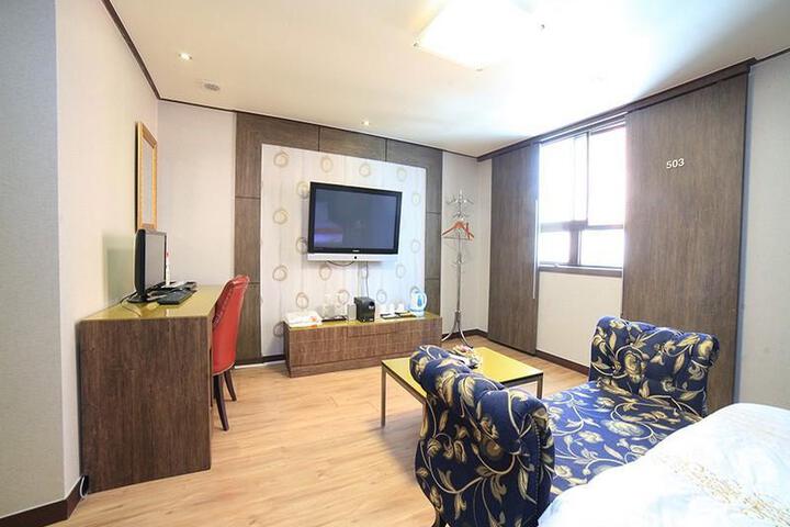Goodstay Imt Hotel