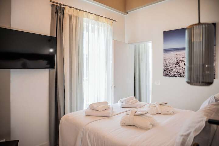 Room 52 of 182