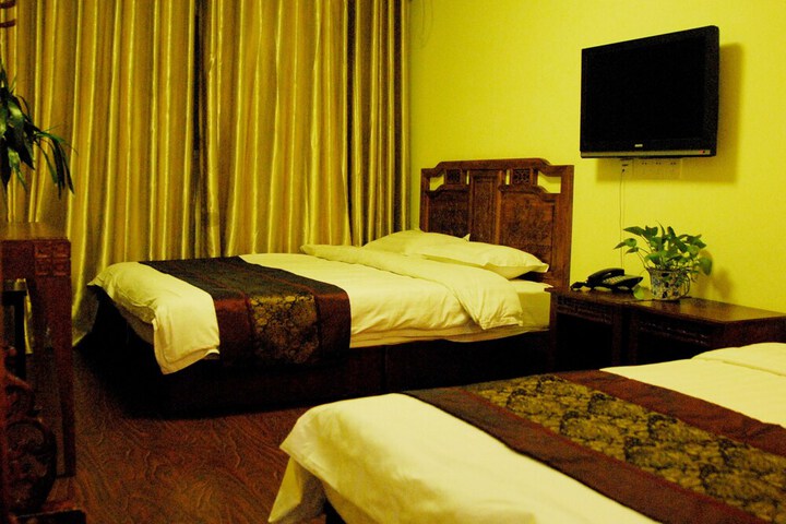 Room 6 of 33