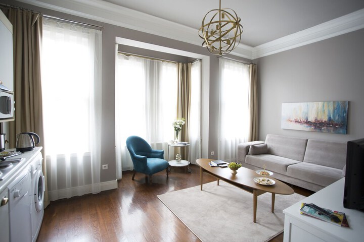 Room 11 of 25