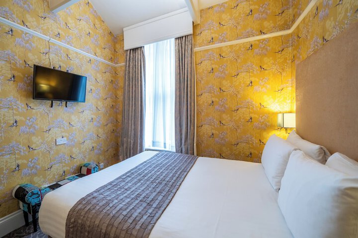 Room 75 of 128