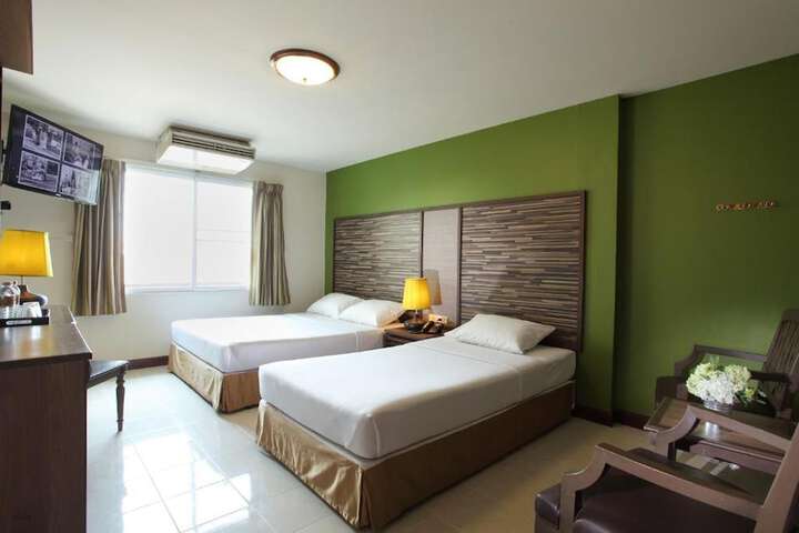 Room 18 of 98