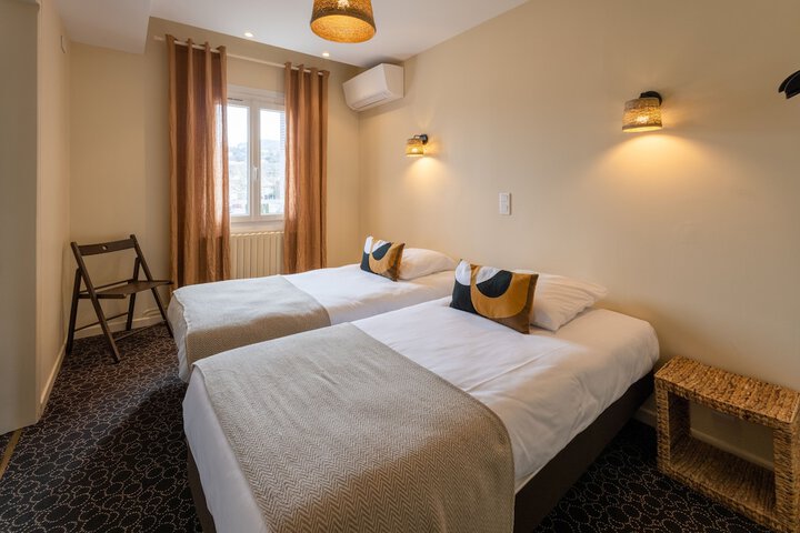 Room 18 of 36