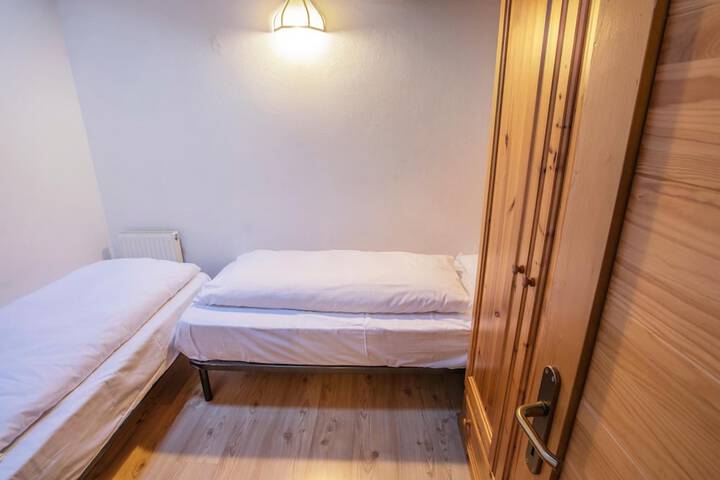 Room 11 of 41