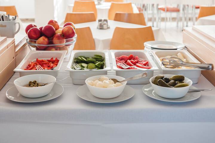 Dining 74 of 100