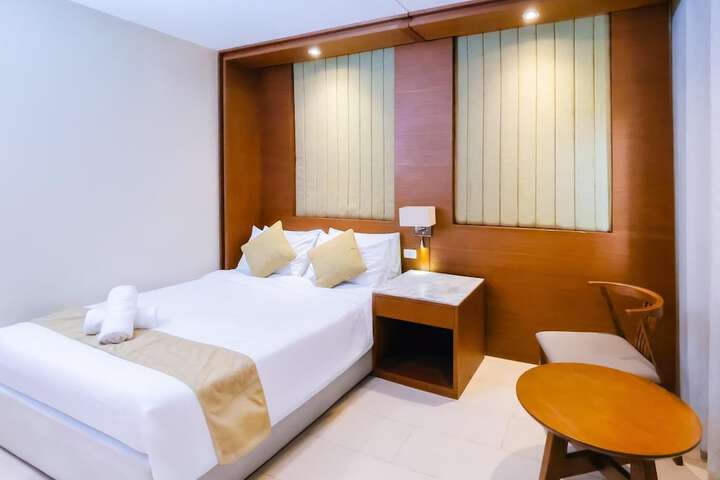 Room 27 of 62