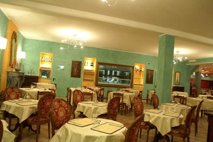 Dining Photos