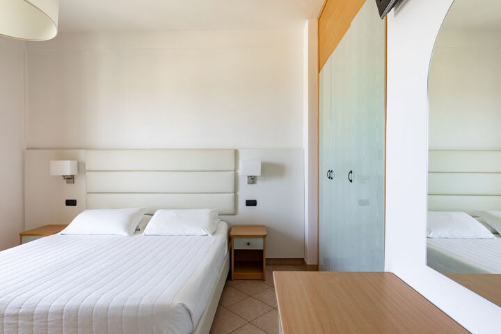 Room 52 of 121