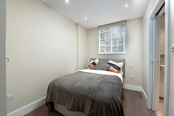 Room 2 of 9