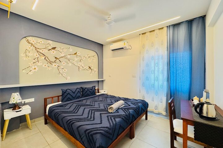 Room 4 of 7