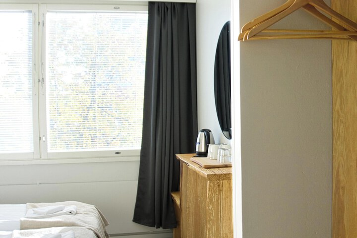 Room 13 of 34