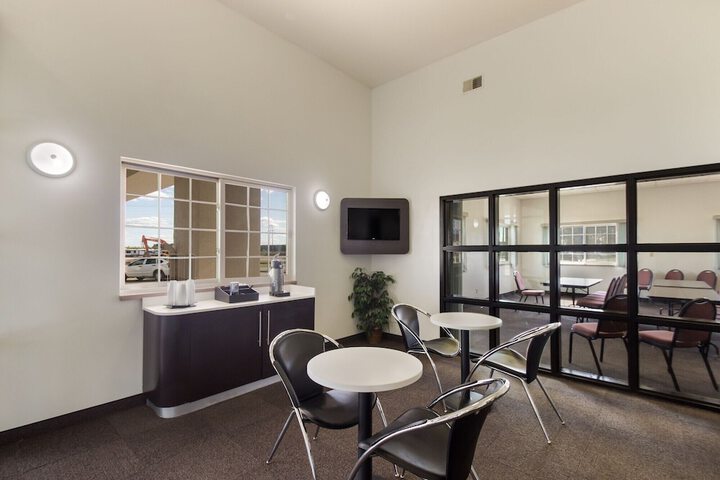 Breakfast/Coffee Service 23 of 28