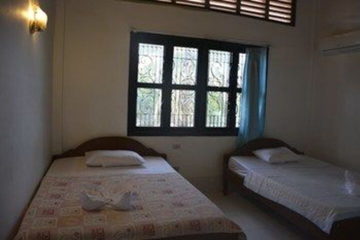 Room 10 of 28