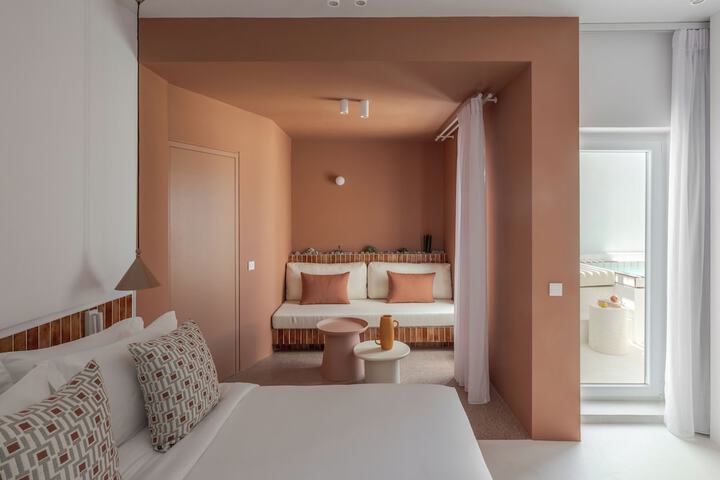 Room 33 of 63