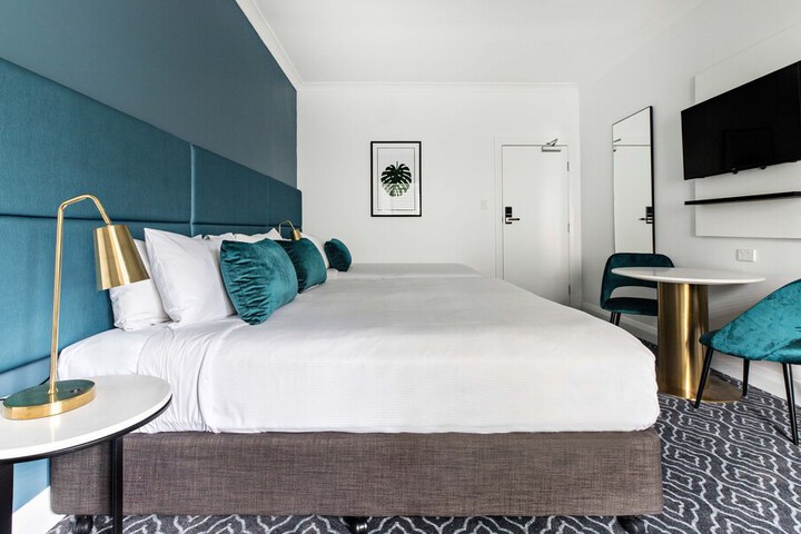 Room 42 of 74