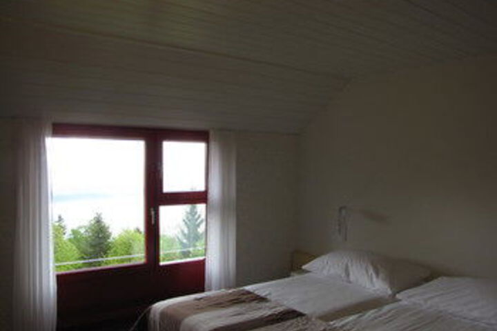 Room 33 of 67