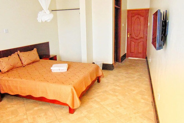 Room 4 of 18