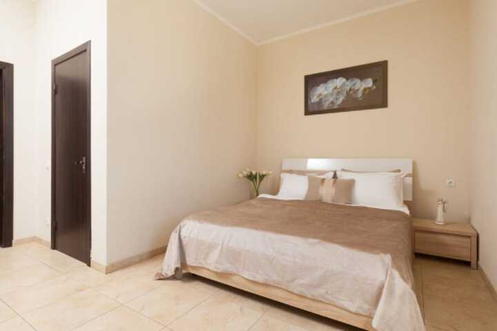 Room 4 of 53